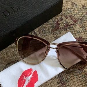 New DIFF Demi Lovato sunglasses